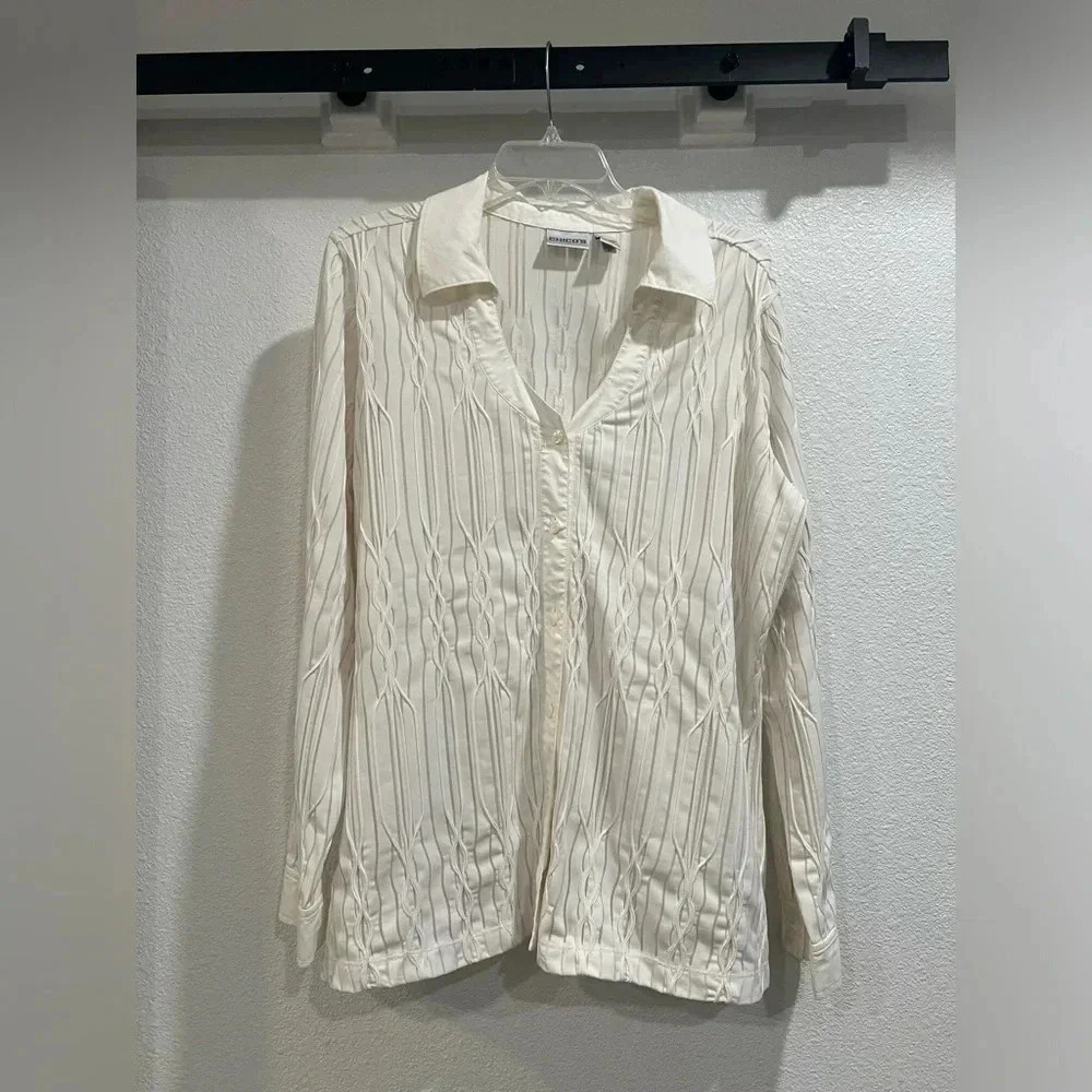Chico’s winter white blouse. Fabric detail some sheer, some raised texture Sz 3